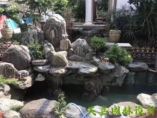 化州小型庭院假山鱼池