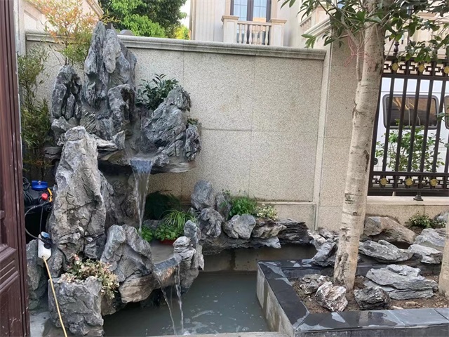 化州庭院假山鱼池的方位
